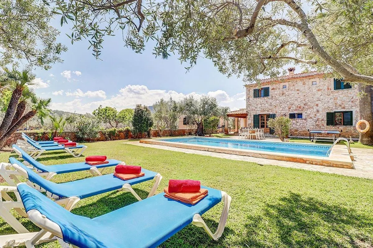 Charming Villa With A Fabulous Garden In Pollensa By Renthousing Casa vacanze
