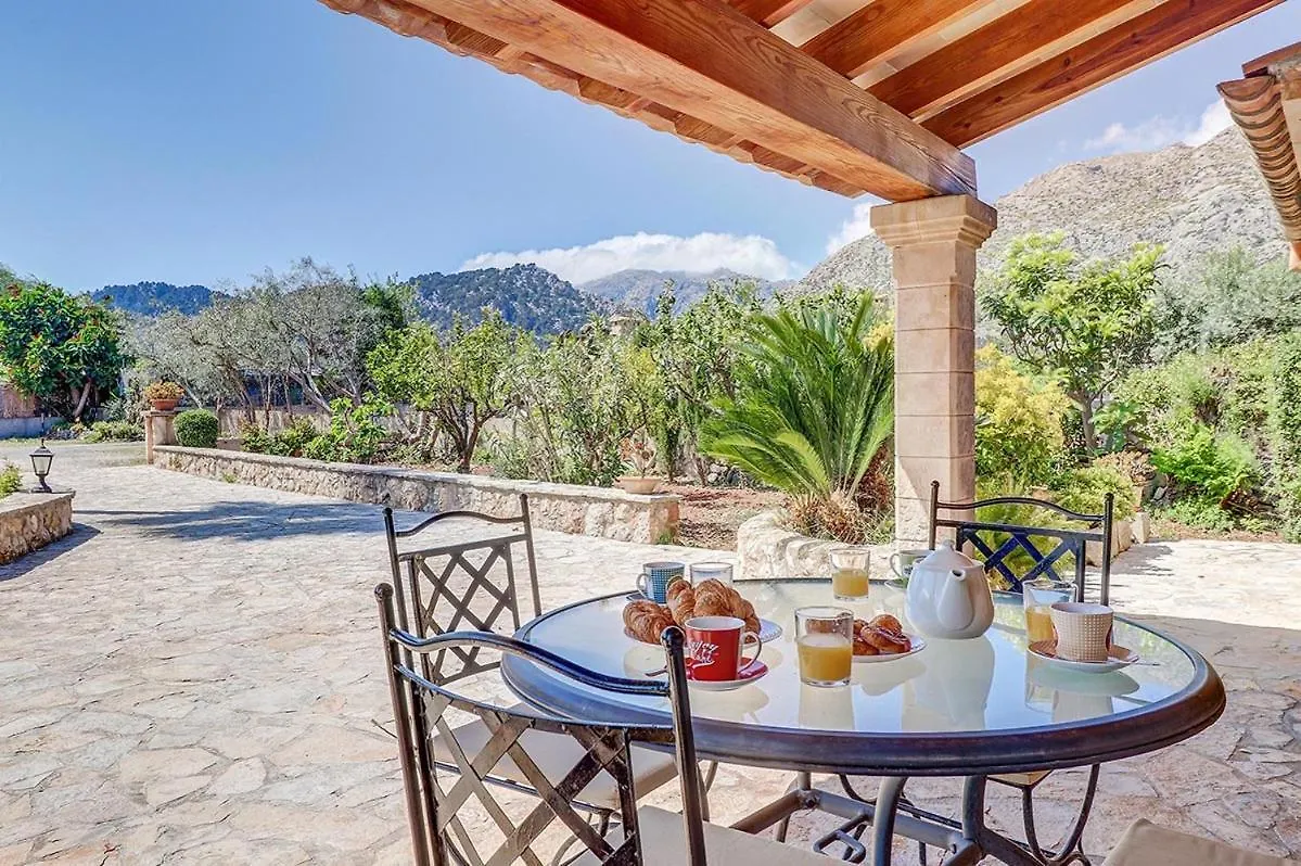 Charming Villa With A Fabulous Garden In Pollensa By Renthousing Spanyolország